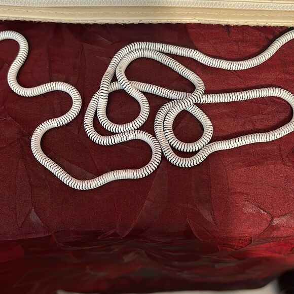 Vintage JW Robinson’s White Chainmail Mesh Evening Bag - Picture 7 of 12